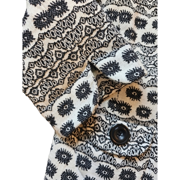 Kasper Womens 3/4 sleeve blazer with shoulder pads. - Picture 6 of 7